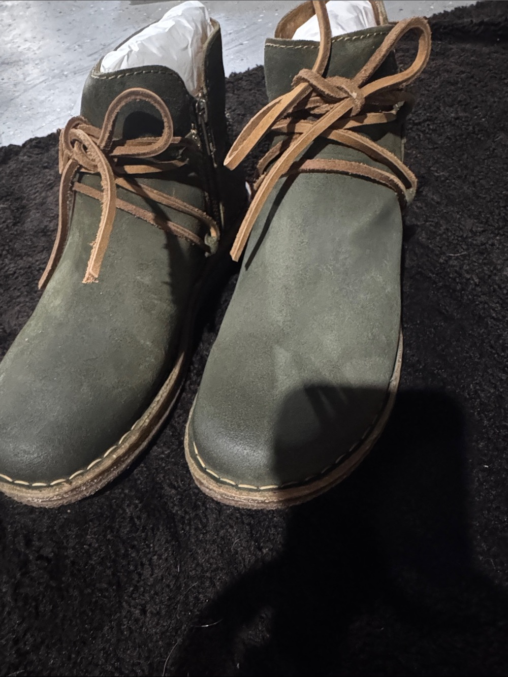 Born Olive Green Suede Chukka Boots with Tan Laces